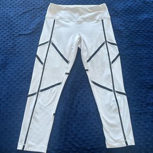 Yogalicious buttery soft capri leggings